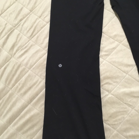 Lululemon Groove Pant with Black and White Patterned Waistband - Picture 4 of 5